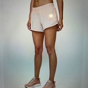 lululemon hotty hot short *asym 4in